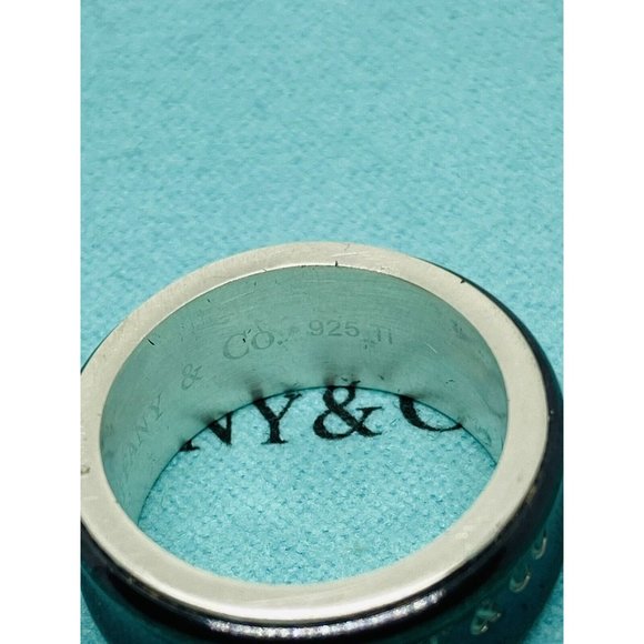 TIFFANY & CO SILVER TITANIUM 1837 RING SIZE 5.75 POUCH INCLUDED - Picture 4 of 8